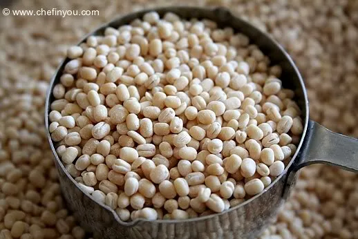 Uruttu Uzhunthu White (Whole White Urad Dal)